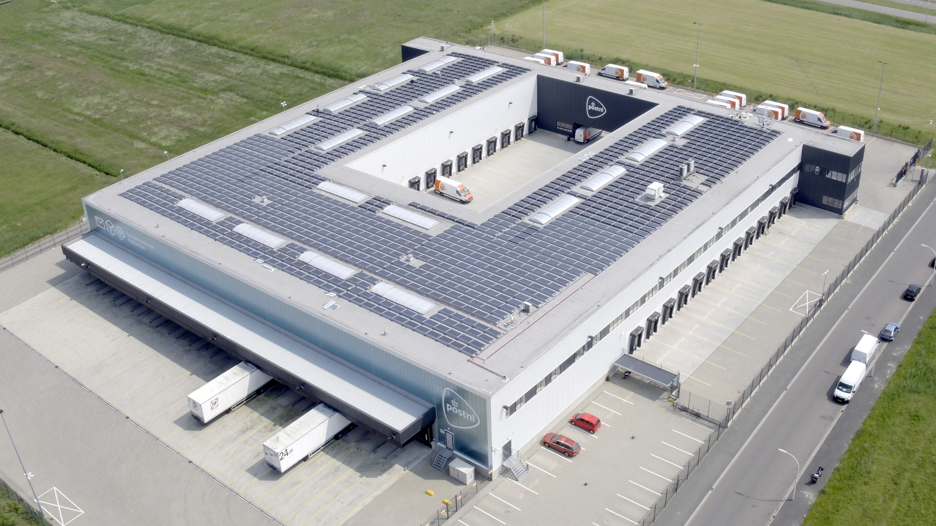 PostNL distributiecentra zonnepanelen
